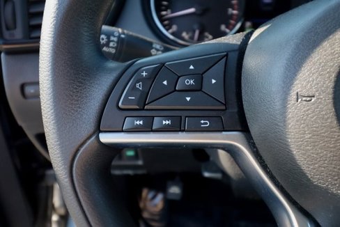 Used 2020 Nissan Rogue S image 54