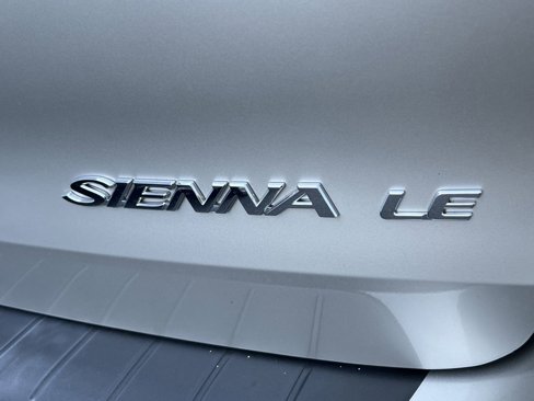 Used 2006 Toyota Sienna LE image 10