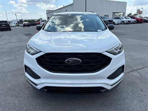 Used 2022 Ford Edge SE w/ Black Appearance Package image 8