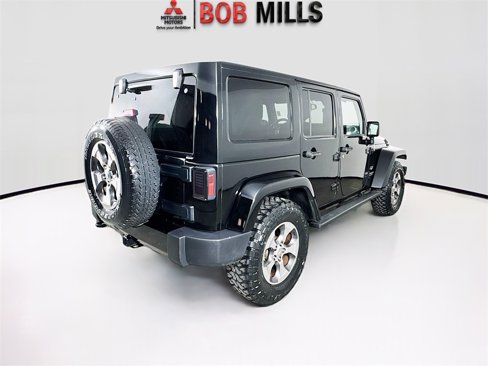 Used 2016 Jeep Wrangler Unlimited Sahara w/ Max Tow Package image 15