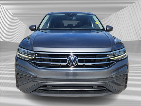 Used 2022 Volkswagen Tiguan SE w/ Panoramic Sunroof Package image 4