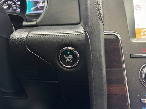 Used 2016 Lincoln Navigator Reserve image 25