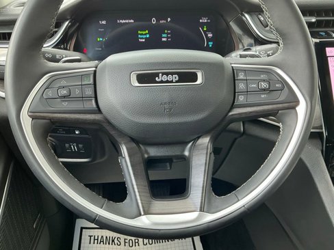 Used 2023 Jeep Grand Cherokee 4WD 4xe image 29