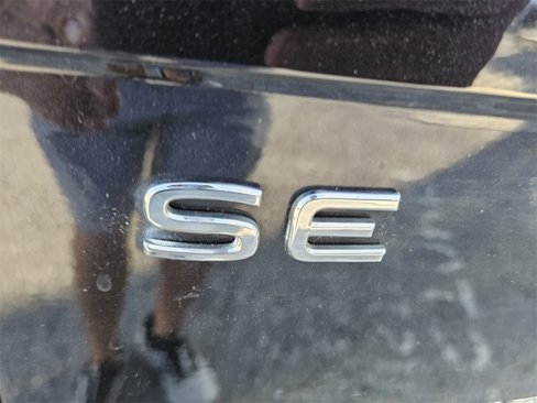 Used 2023 Volkswagen Tiguan SE image 13