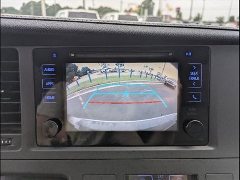 Used 2016 Toyota Sienna XLE image 13