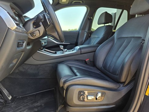 Used 2022 BMW X5 xDrive45e w/ M Sport Package image 13