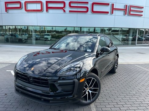 Used 2025 Porsche Macan image 1