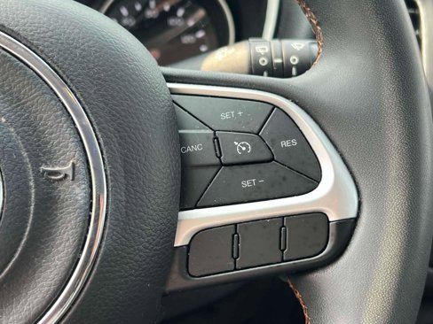 Used 2021 Jeep Compass Latitude image 21
