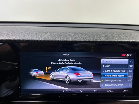 Used 2017 Mercedes-Benz E 300 4MATIC image 35