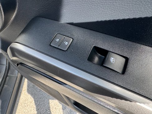 Used 2018 Toyota Tacoma SR5 image 38
