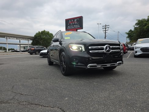 Used 2021 Mercedes-Benz GLB 250 4MATIC w/ Premium Package image 10