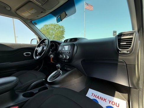 Used 2016 Kia Soul + image 20