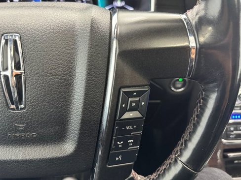Used 2016 Lincoln Navigator Reserve image 23