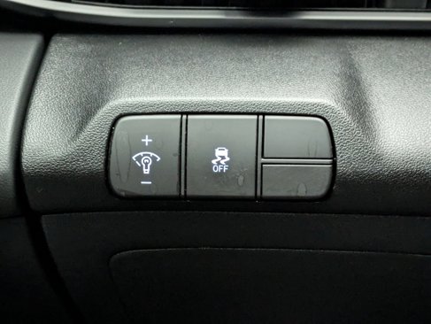 Used 2025 Hyundai Elantra Sport image 26