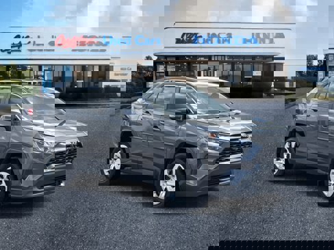 Used 2019 Toyota RAV4 LE image 7