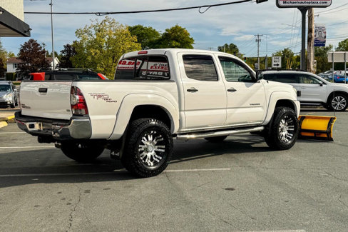 Used 2011 Toyota Tacoma 4x4 Double Cab image 4