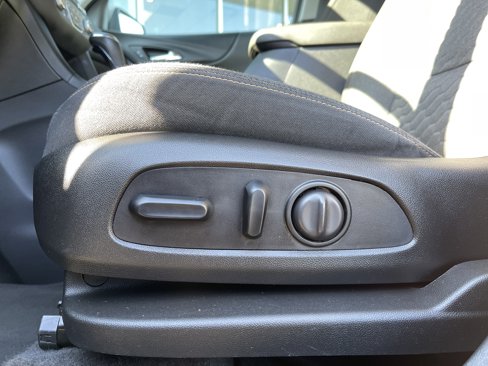 Used 2019 Chevrolet Equinox LT image 17