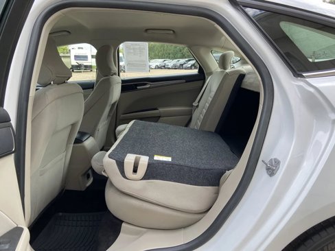 Used 2018 Ford Fusion SE image 22