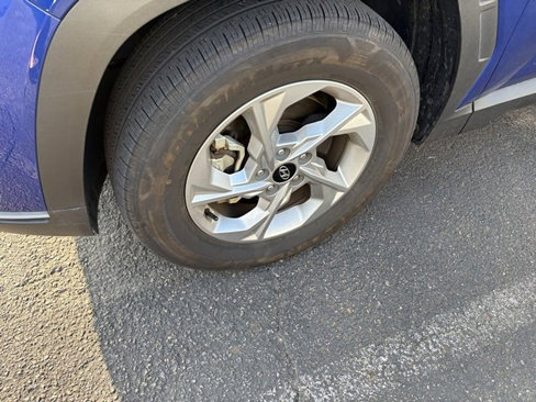 Certified 2024 Hyundai Tucson SE image 2