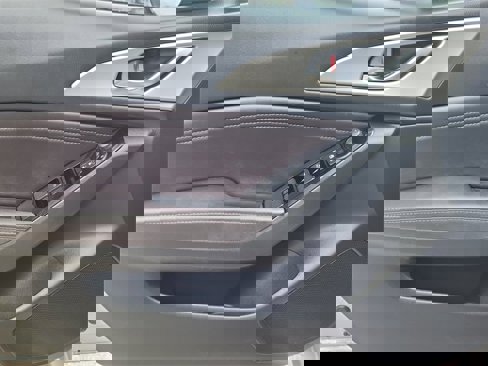 Used 2018 MAZDA MAZDA3 Touring image 6