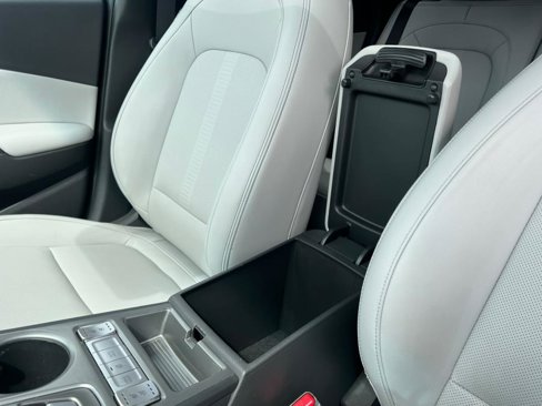 Used 2023 Hyundai Kona Limited w/ Cargo Package image 31