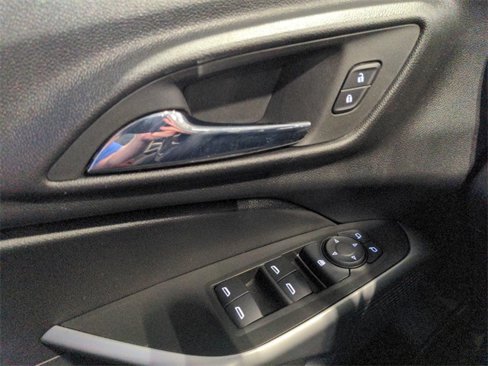 Used 2024 Chevrolet Trax LS w/ LS Convenience Package image 16