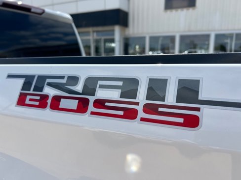 Used 2021 Chevrolet Silverado 1500 LT Trail Boss w/ LPO, Dark Essentials Package image 41