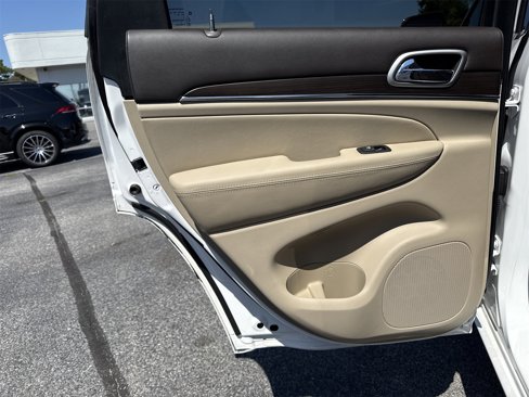 Used 2018 Jeep Grand Cherokee Overland image 34