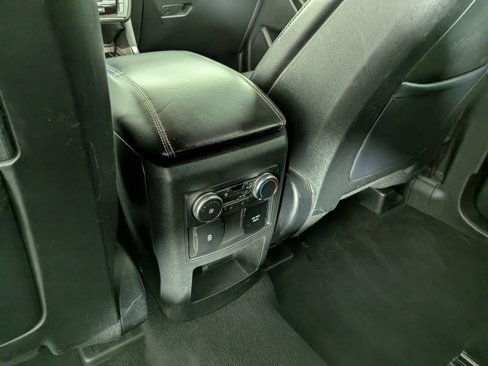 Used 2020 Ford Explorer Limited image 31