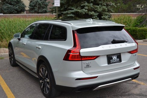 Used 2020 Volvo V60 T5 Cross Country w/ Protection Package Premier image 10