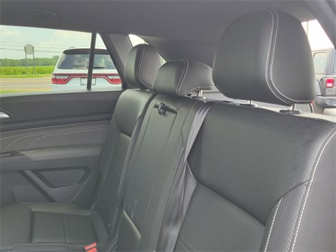Used 2022 Volkswagen Atlas Cross Sport SE image 15