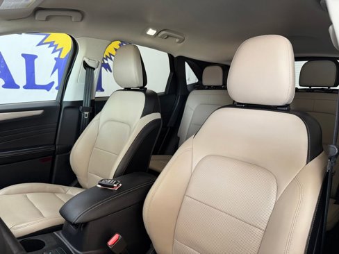 Used 2022 Ford Escape SEL w/ Technology Package image 10