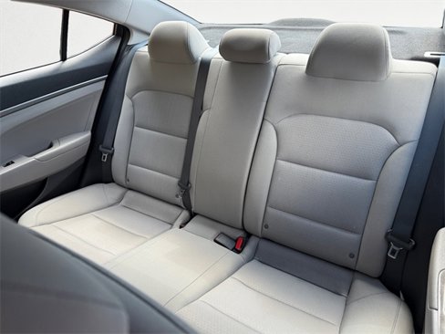 Used 2018 Hyundai Elantra SE image 13