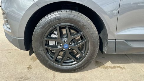 Used 2022 Ford Edge SEL image 33