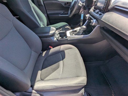 Used 2020 Toyota RAV4 LE image 19