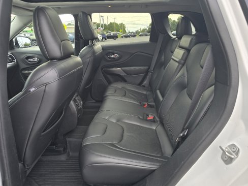 Used 2019 Jeep Cherokee Limited image 13