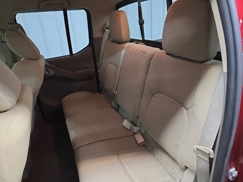 Used 2015 Nissan Frontier SV image 30