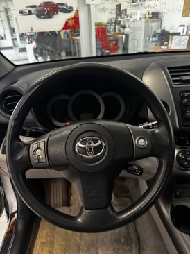 Used 2012 Toyota RAV4 4WD image 11