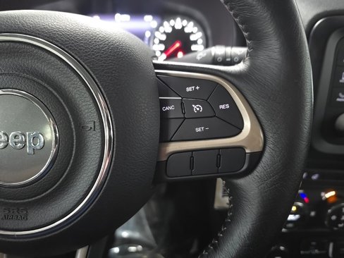 Used 2015 Jeep Renegade Limited image 12