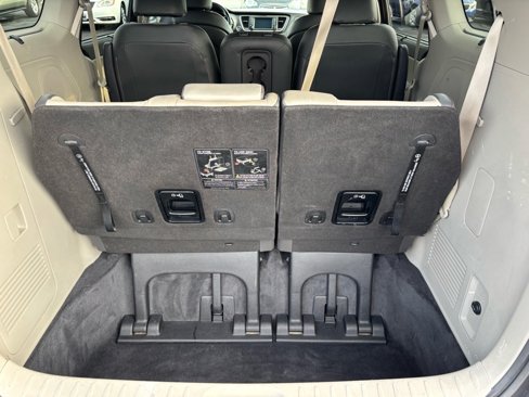 Used 2017 Kia Sedona LX w/ LX Essentials Premium Package image 22