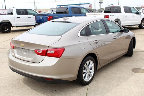 Used 2024 Chevrolet Malibu LT image 3