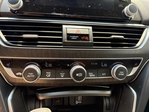 Used 2018 Honda Accord EX image 31