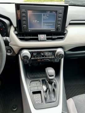 Used 2020 Toyota RAV4 XLE image 6