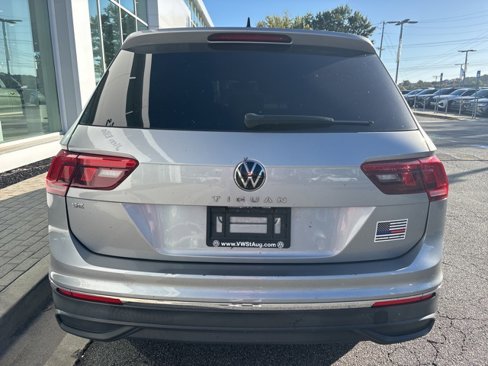 Used 2022 Volkswagen Tiguan SE w/ Panoramic Sunroof Package image 6