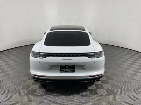 Certified 2022 Porsche Panamera Platinum Edition image 6