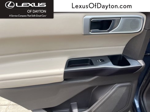 Used 2020 Ford Explorer Platinum w/ Premium Technology Package image 32