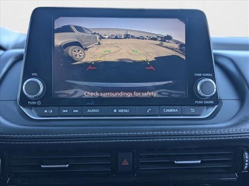 Used 2023 Nissan Rogue SV image 13