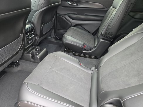 New 2025 Jeep Grand Cherokee L Altitude image 88