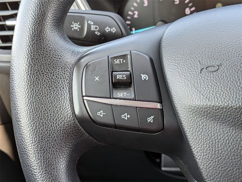 Used 2020 Ford Escape SE image 18