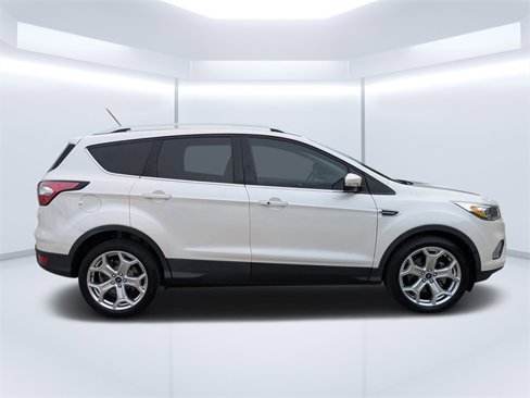 Used 2018 Ford Escape Titanium w/ Ford Safe & Smart Package image 2